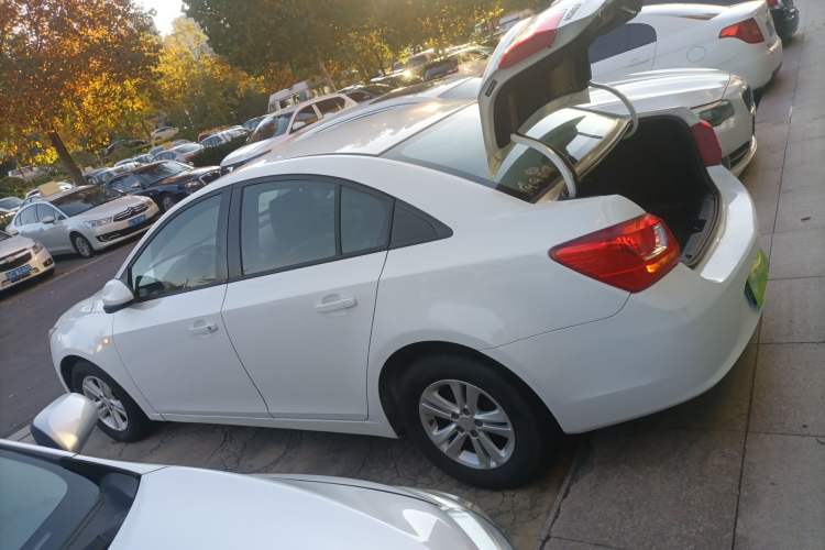 Used Chevrolet Cruze 2015 1.5L Classic SL MT
