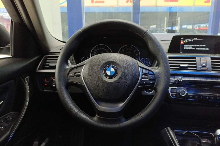 Used BMW 3 Series 2016 320i Fashion Model
