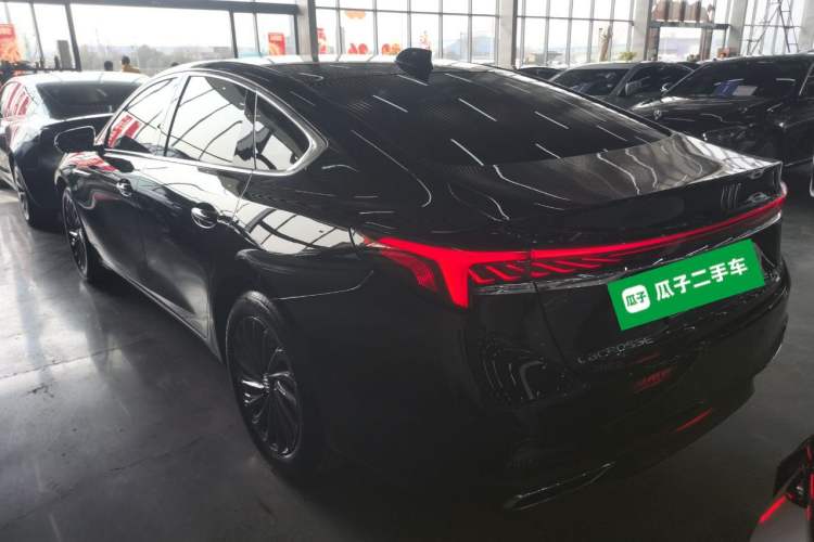 Used Buick LaCrosse 2025 28T Platinum Edition