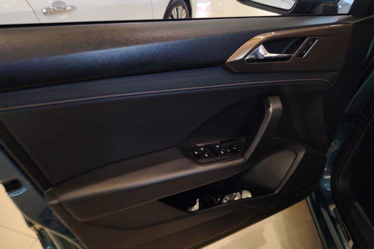 Used Volkswagen Tharu 2019 280TSI Two-Wheel Drive Luxury Version China VI Standard
