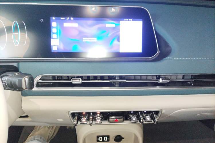 Used ORA Good Cat 2022 400km Standard Range Premium Version Lithium-Ion Battery
