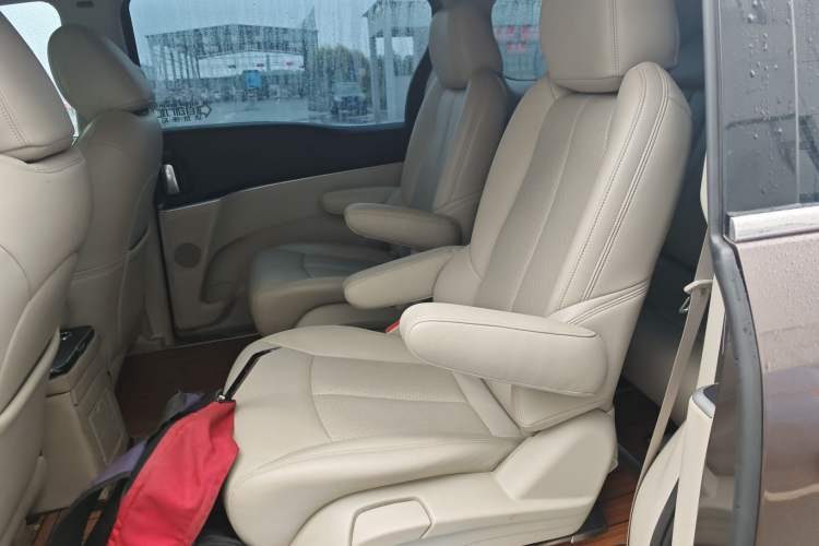 Used Buick GL8 2021 Land Cruiser Executive Class 652T Comfort Model
