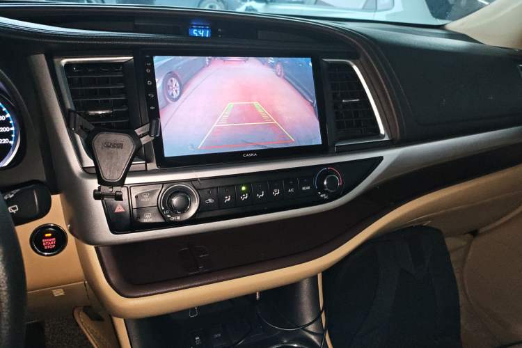 Used Toyota Highlander 2018 2.0T Two-Wheel Drive Elite Edition 7 Seats China VI Standard
