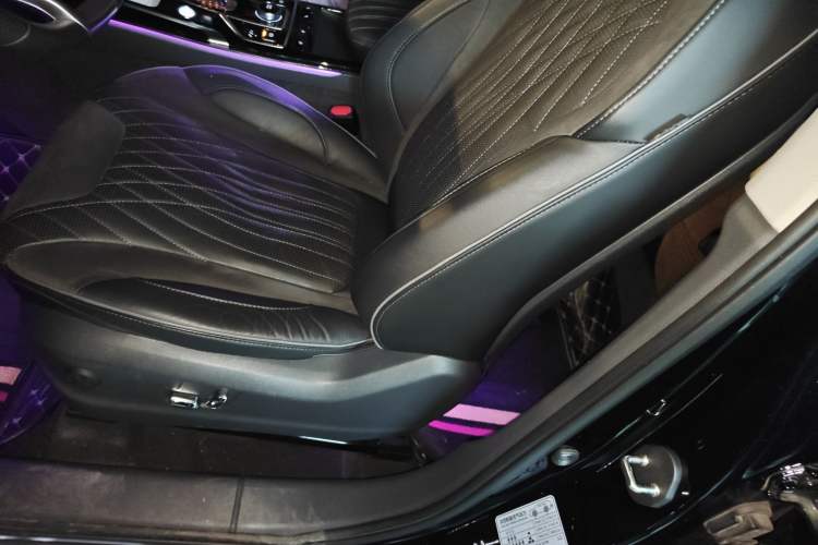 Used Hongqi HS5 2022 Revised Version 2.0T Smart Connect Flagship Edition
