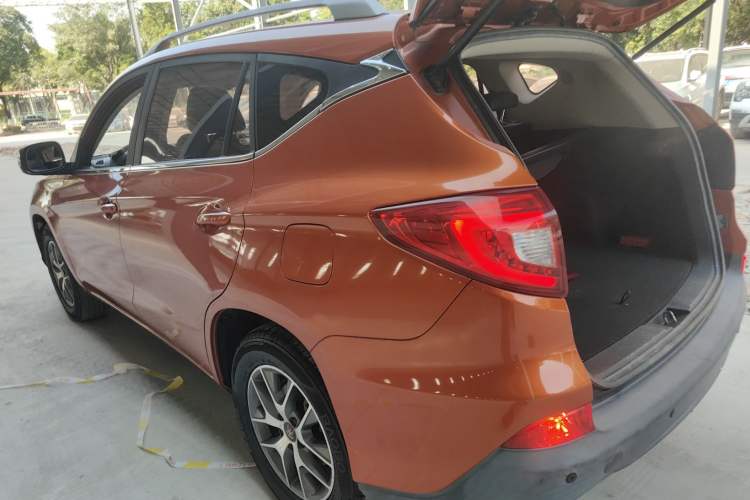 Used BYD Song 2017 Gaishe Upgrade Edition 1.5TID Automatic Elite Model
