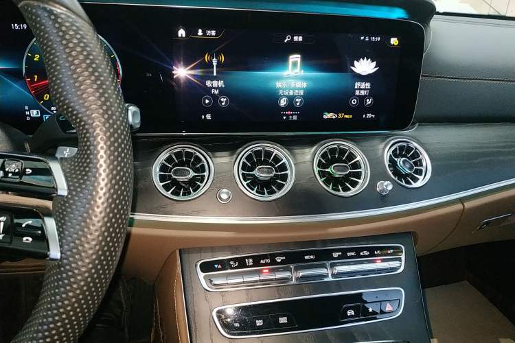 Used Mercedes-Benz E-Class 2022 E 300 L Sporty and Stylish Model
