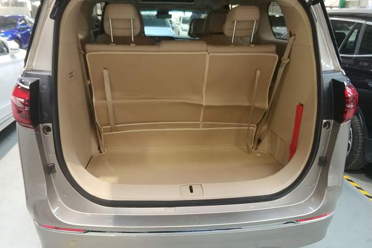 Used Buick GL8 2023 ES Lu Zun Deluxe and Yue Edition
