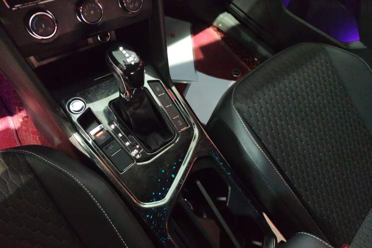 Used Volkswagen Tiguan L 2021 330TSI Automatic Two-Wheel Drive Comfort Edition
