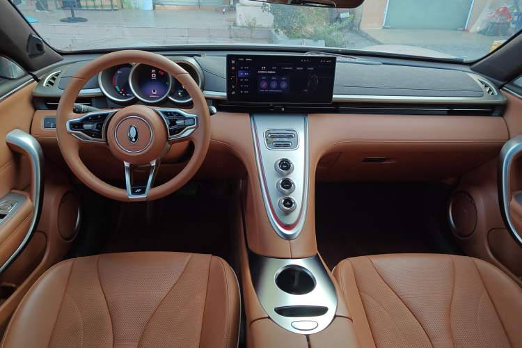 Used ORA Lightning Cat 2022 555 km Luxury Edition