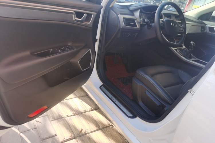 Used Geely Auto Emgrand GL 2019 1.4T Manual Elite Smart Edition
