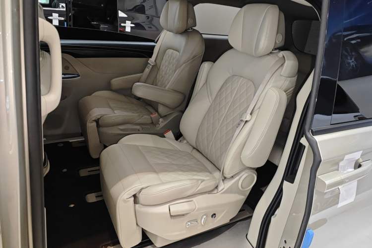 Used Buick GL8 2023 ES Lu Zun Comfort Model
