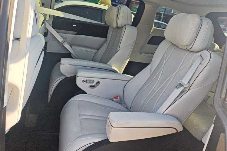 Used XPeng X9 2024 702 Ultra-Long Range Max
