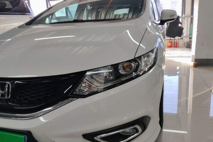 Used Honda Jade 2014 1.8L Automatic Comfort Elite Version 5 Seats
