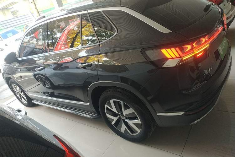 Used Volkswagen Tayron 2023 330TSI Two-Wheel-Drive Luxury Plus Advanced Version
