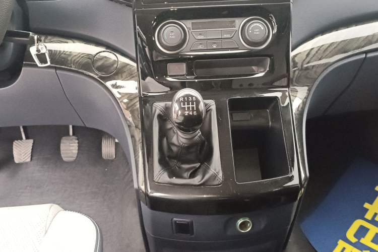 Used FORTHING Lingzhi PLUS 2024 1.5T Manual Luxury 7-Seater
