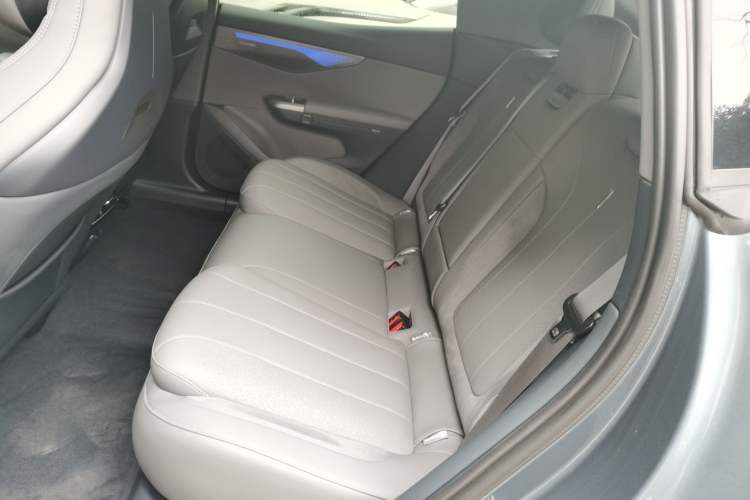 Used Lynk & Co 07 2024 EM-P 126 Long-Range Ultra
