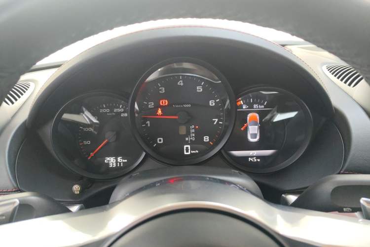 Used Porsche 718 2018 Cayman 2.0T
