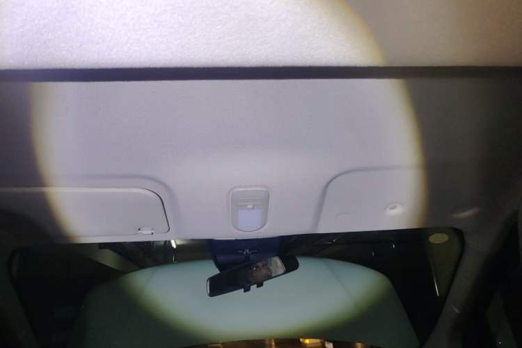 Used Ruichi EC75 2025 Model Passenger Vehicle Smart Driving Ultra-Charging Edition, Pioneer Type I, 52.16 kWh