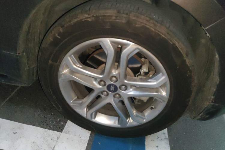 Used Ford Edge 2016 EcoBoost 245 Two-Wheel-Drive Titanium 7-Seater
