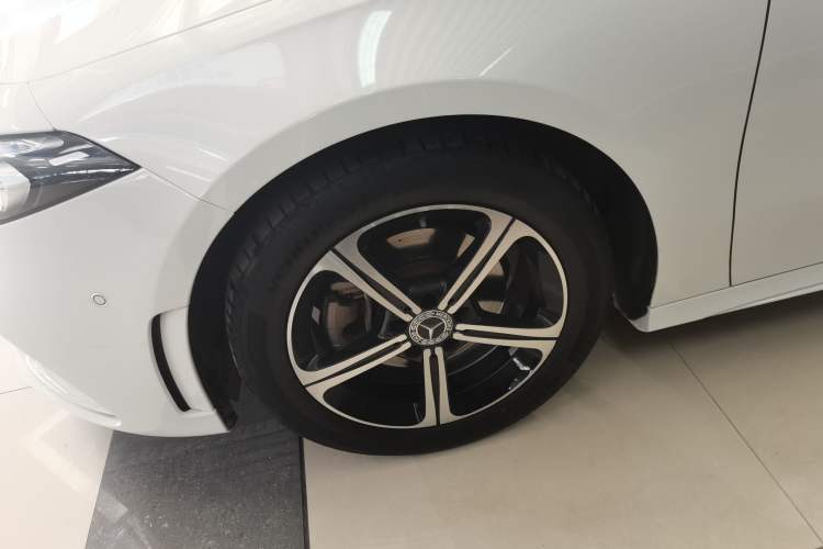 Used Mercedes-Benz A-Class 2022 Revised Version A 200 L Sport Sedan Fashionable Style