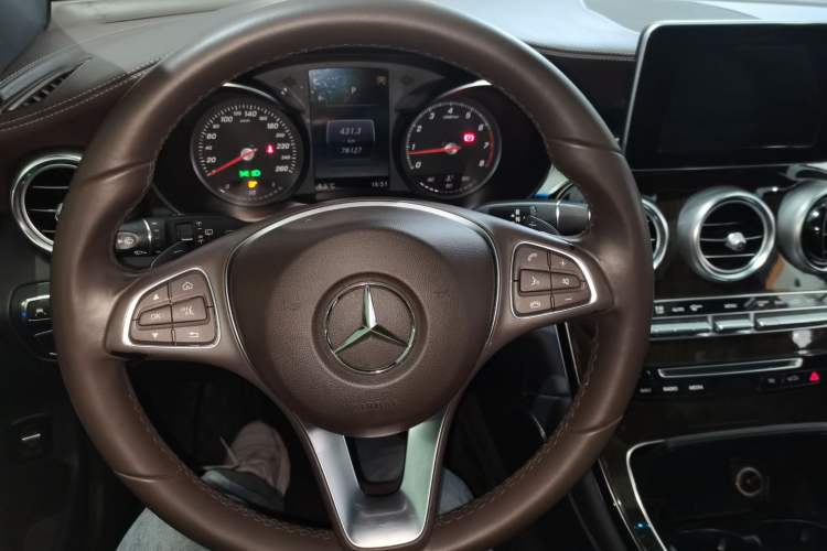 Used Mercedes-Benz GLC 2017 GLC 260 4MATIC Luxury Model