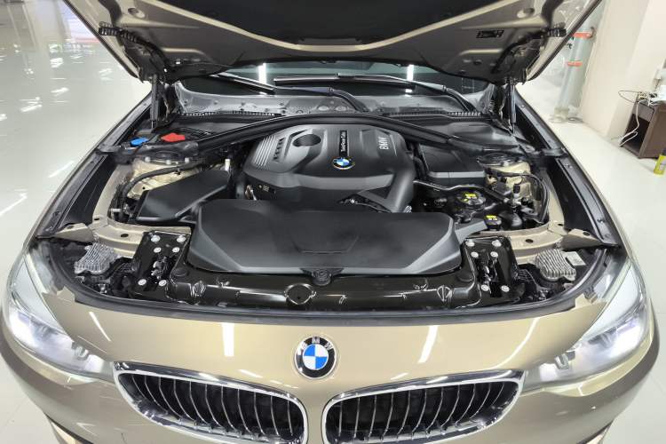 Used BMW 3 Series GT 2018 320i Sport Edition
