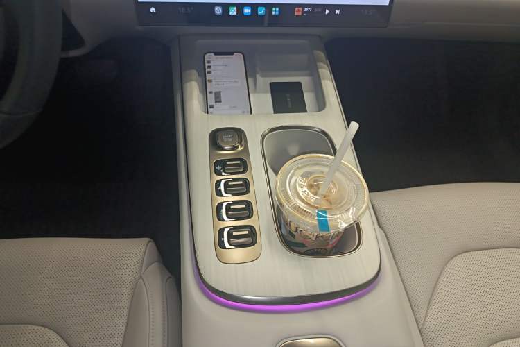 Used  SU7 2024 Rear-Drive Ultra-Long Range Advanced Pro-Level Intelligent Driving Version
