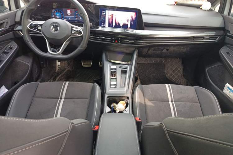 Used Volkswagen Golf 2023 Facelift 280TSI DSG R-Line Lite