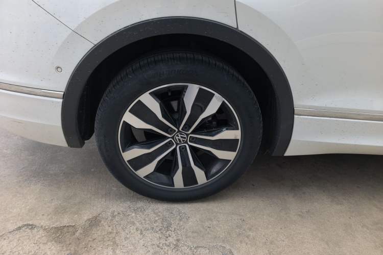 Used Volkswagen Tiguan L 2022 330TSI Automatic Two-Wheel Drive R-Line Enhanced Edition
