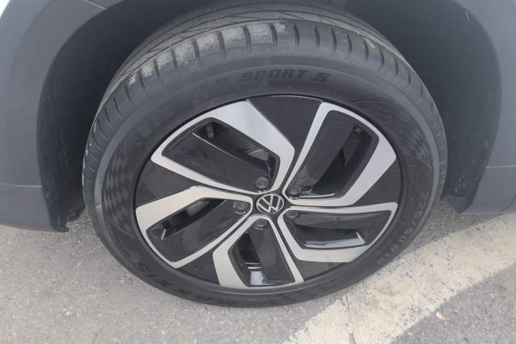 Used Volkswagen Tharu 2024 300TSI Two-Wheel-Drive Full Moon Edition
