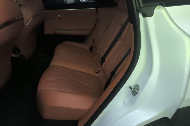 Used  S07 2023 200Max Range-Extended Version