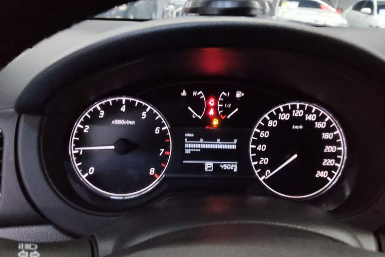 Used Nissan Tiida 2016 1.6L CVT Cool Dynamic Edition