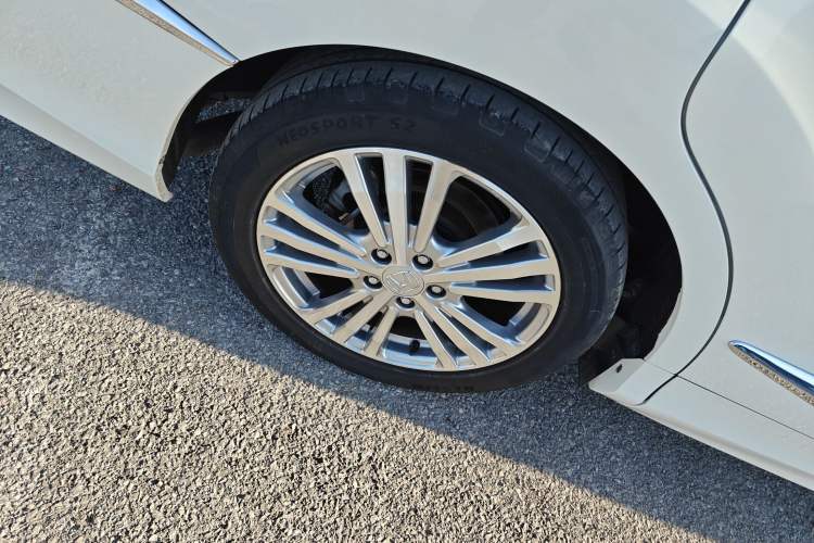 Used Honda Elysion 2016 2.4L Style Edition
