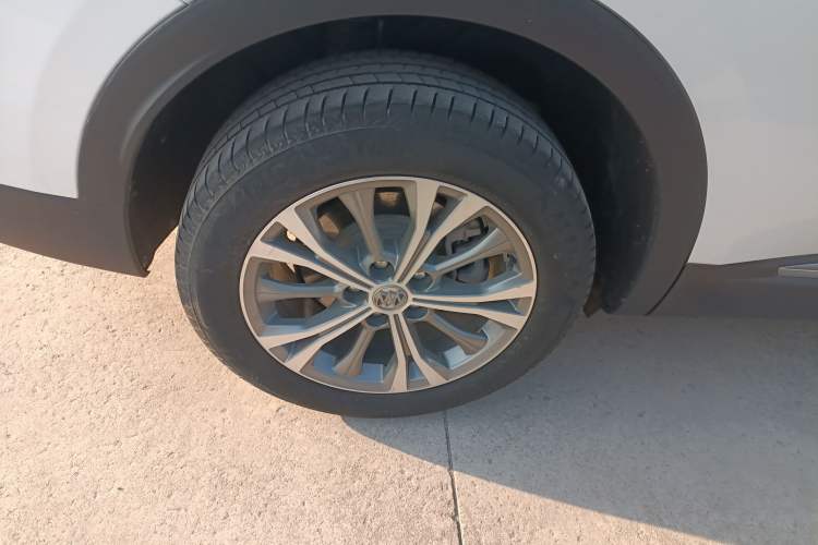 Used Buick Envision 2022 Encore Plus 652T Five-Seat Luxury Model