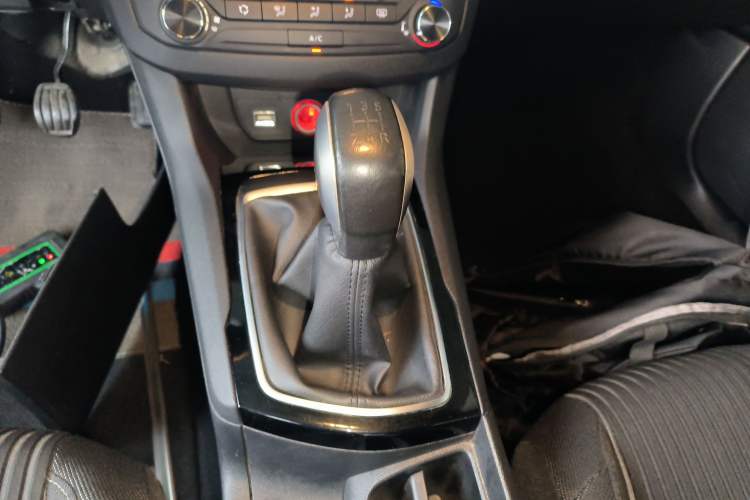 Used Peugeot 408 2014 1.8L Manual Leading Edition