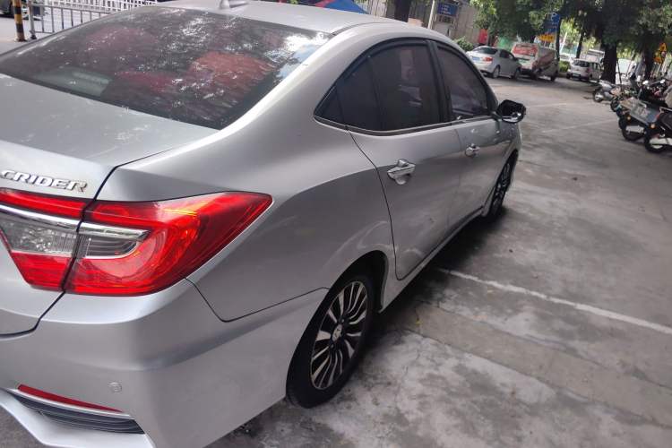 Used Honda Crider 2013 1.8L automatic luxury edition
