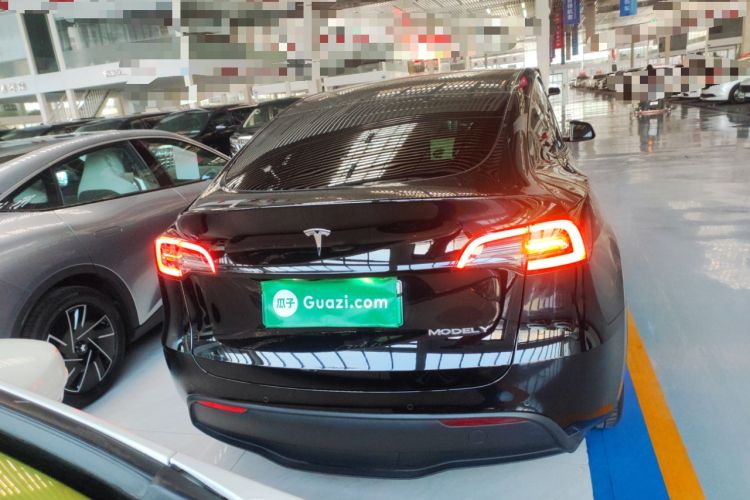 Used Tesla Model Y 2022 Long-Range All-Wheel-Drive Version
