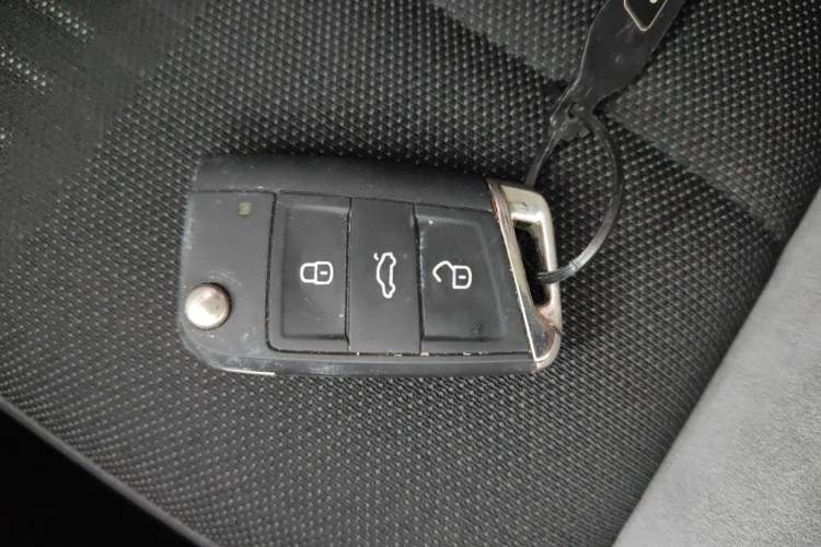 Used Volkswagen T-ROC 2020 280TSI DSG Two-Wheel-Drive Elite Version
