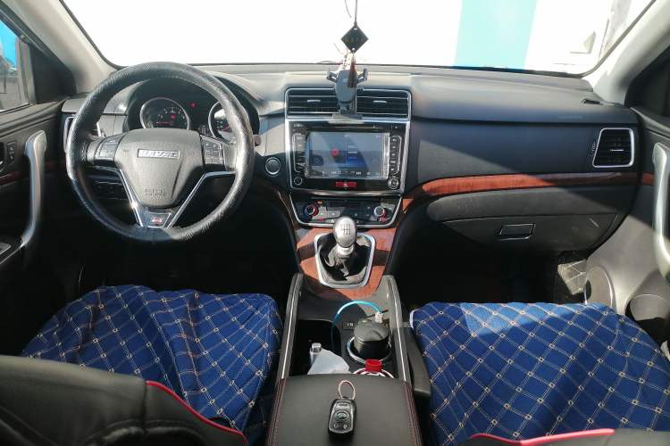 Used Haval H6 2015 Revised Version Sport Edition 1.5T Manual Transmission Two-Wheel Drive Elite Grade