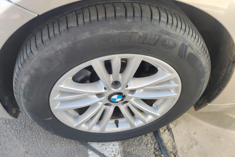 Used BMW 3 Series 2015 320Li Luxury Edition Fashion Model
