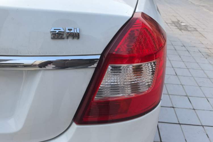 Used Geely Auto Diamond 2014 Sedan 1.5L Manual Entry-Level Model
