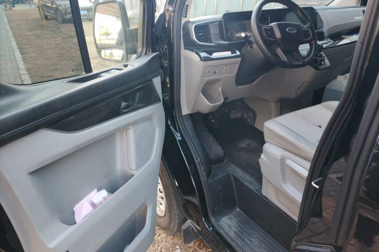 Used Ford Transit 2023 2.0T Diesel Automatic Commercial & Travel Version Mid-axle Low-roof Design 7/8/9-Seater