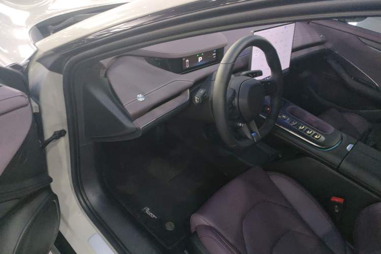 Used  SU7 2024 Rear-Drive Ultra-Long Range Advanced Pro-Level Intelligent Driving Version
