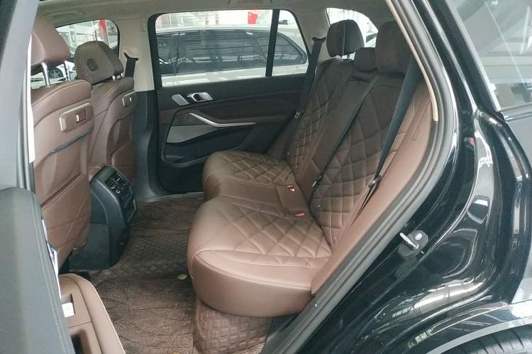 Used BMW X5 2023 xDrive 30Li Luxury M Sport Night Edition Package
