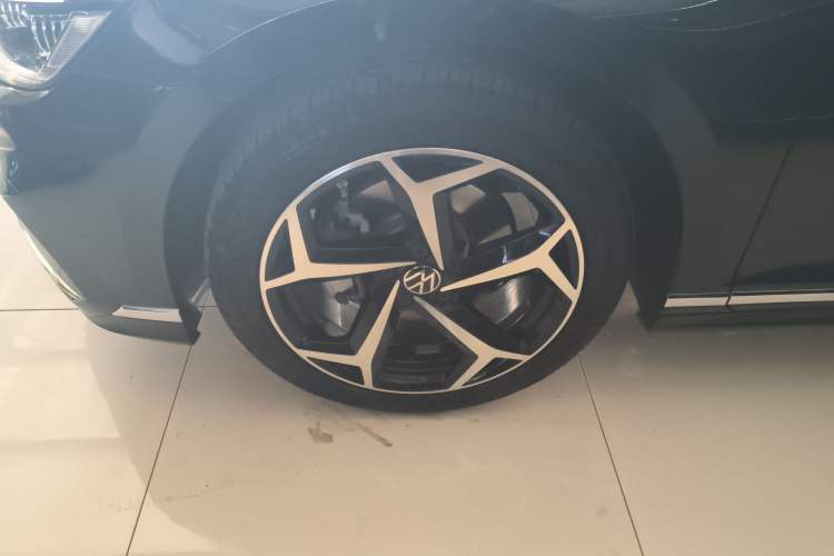 Used Volkswagen Magotan 2025 Zhongxiang Version 330TSI DSG Luxury Edition