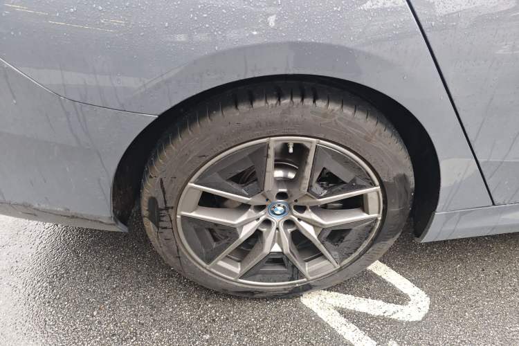 Used BMW i5 2024 eDrive 35L Luxury Package
