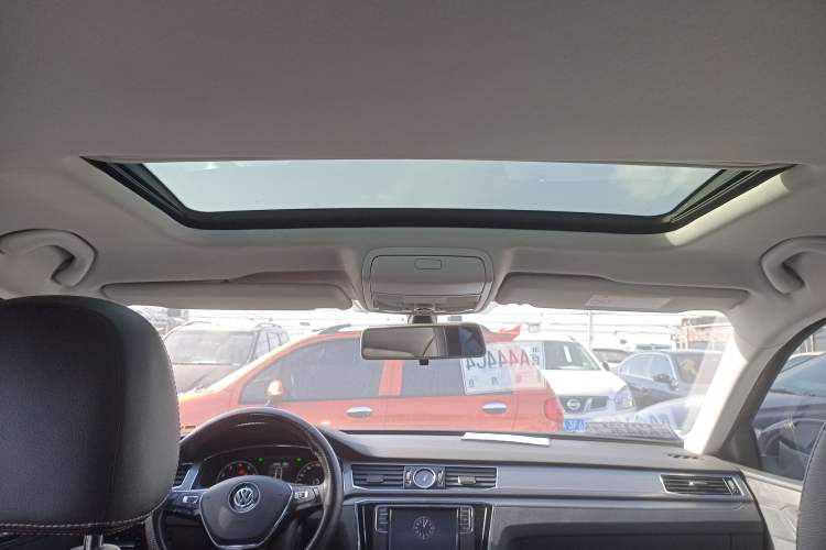 Used Volkswagen Passat 2017 330TSI DSG Luxury Edition
