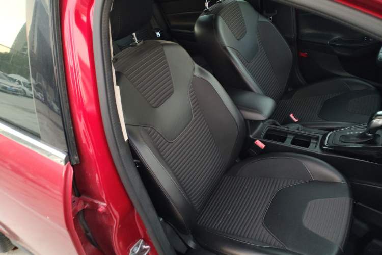 Used Ford Focus 2017 Sedan 1.6L Automatic Fashion Edition Smart Drive Version
