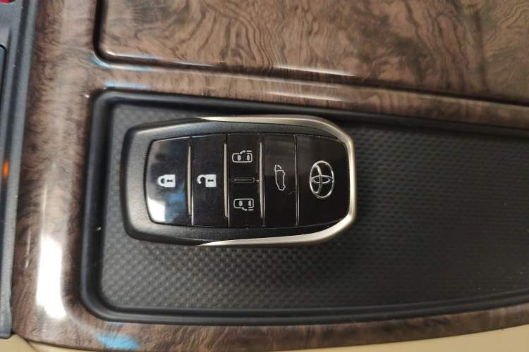 Used Toyota Alphard 2021 Dual-Engine 2.5L Prestige Edition
