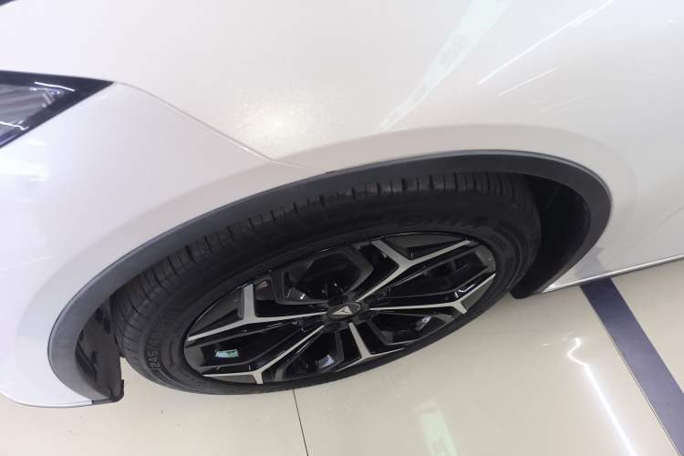 Used  SL03 2023 200Max Range-Extended Version
